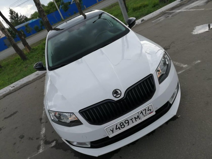 Шкода Октавия 2015 белая