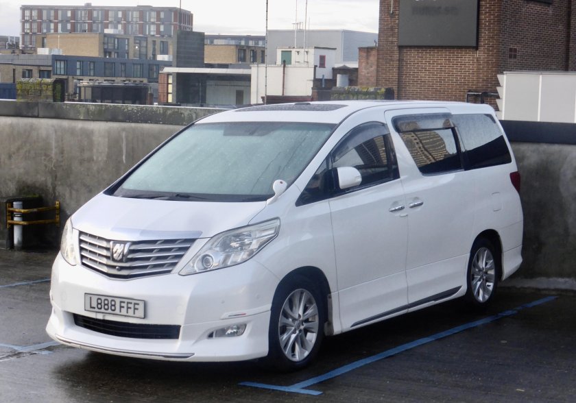 Тойота Alphard 2008