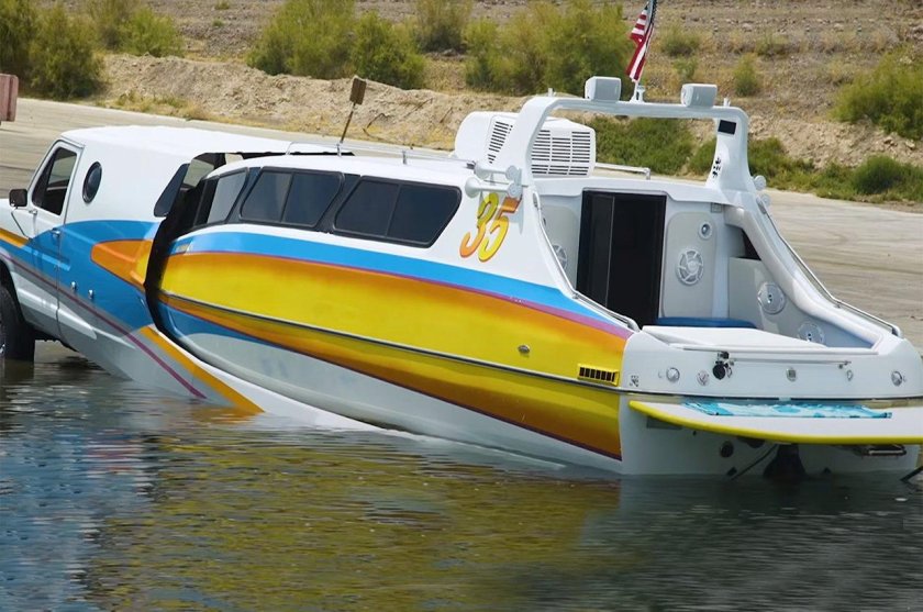 Гибрид саней и яхты