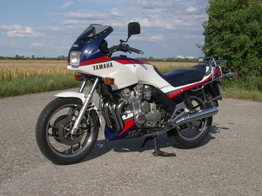 Ямаха XJ 900
