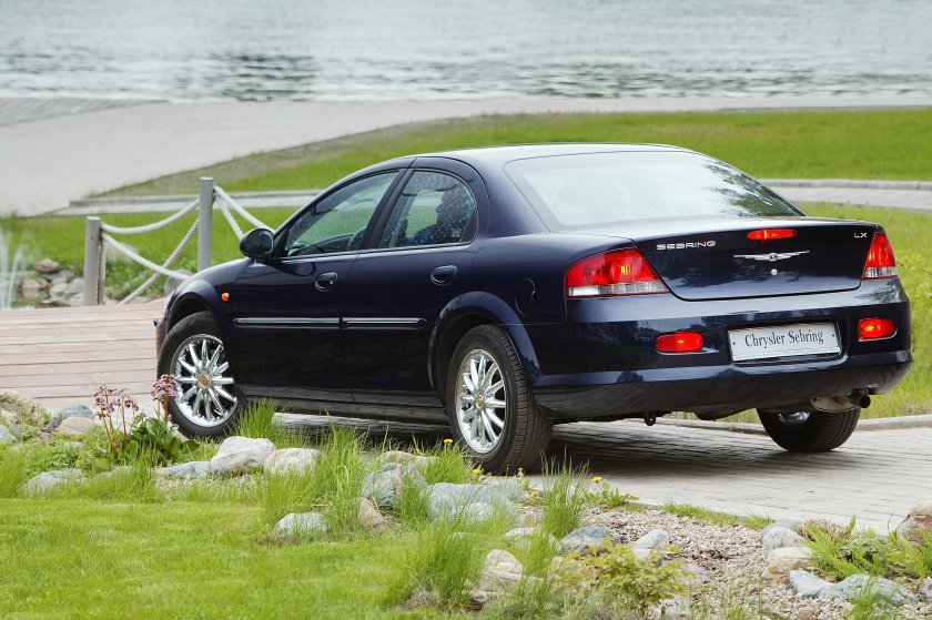 Chrysler Sebring 2004 седан