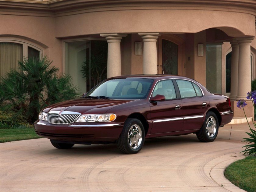 Lincoln седан 2000