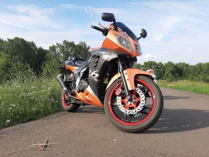 Мотоцикл Центурион Битрикс 150