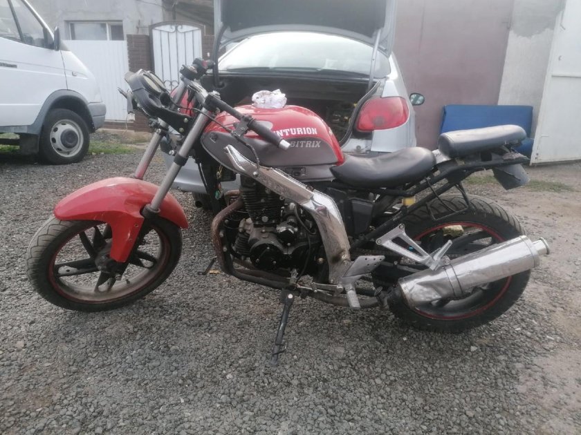 Сузуки бандит 400 красноголовый