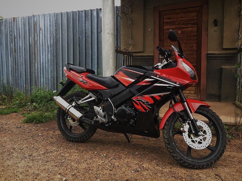 Мотоцикл Центурион 125