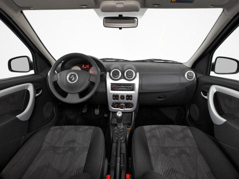 Рено Логан 1 Рестайлинг салон