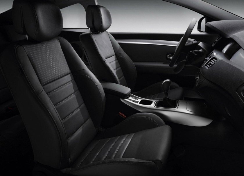 Renault Laguna Coupe салон