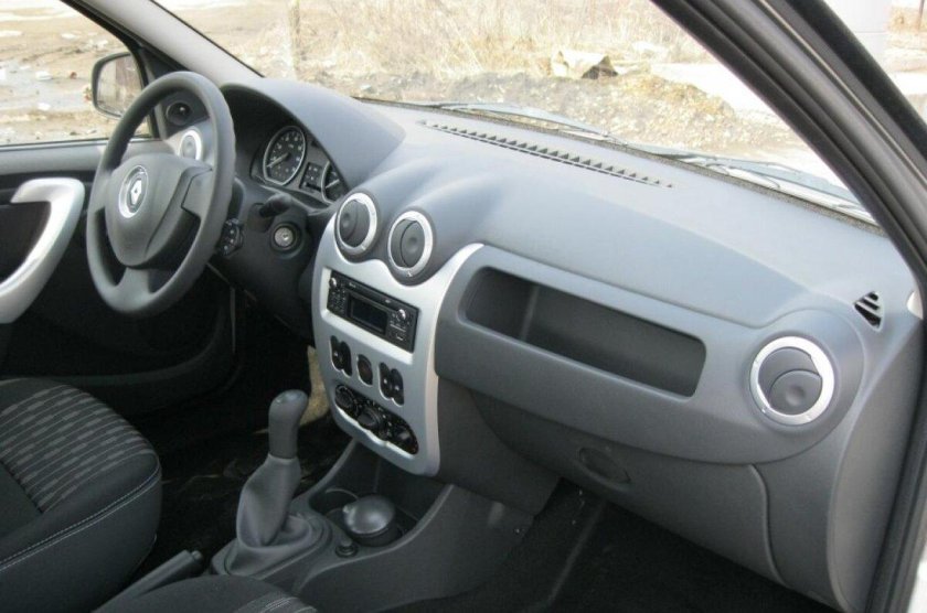 Renault Logan 2012 салон