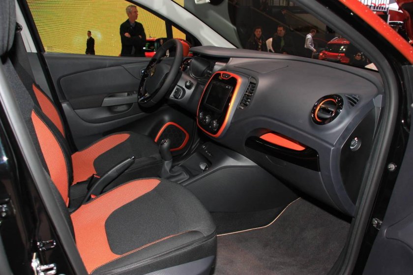 Рено Каптур салон