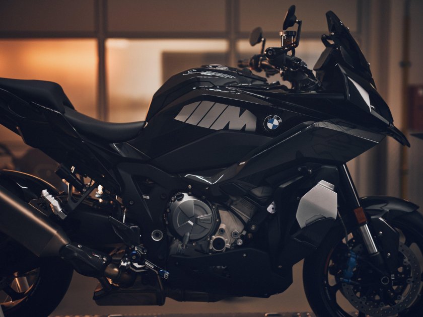 Мотоцикл БМВ 1000 XR