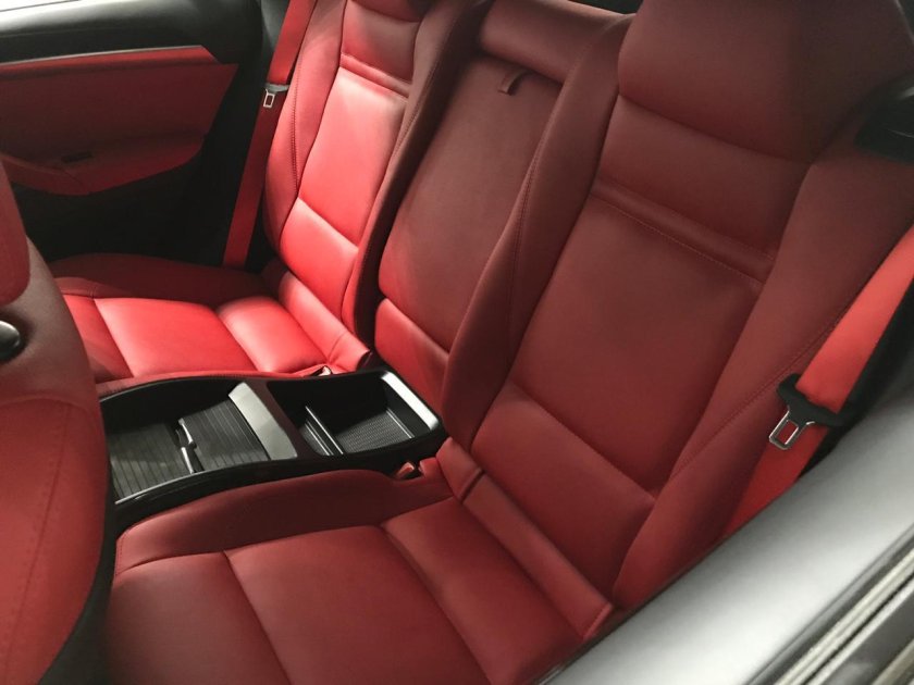 BMW f10 красный салон