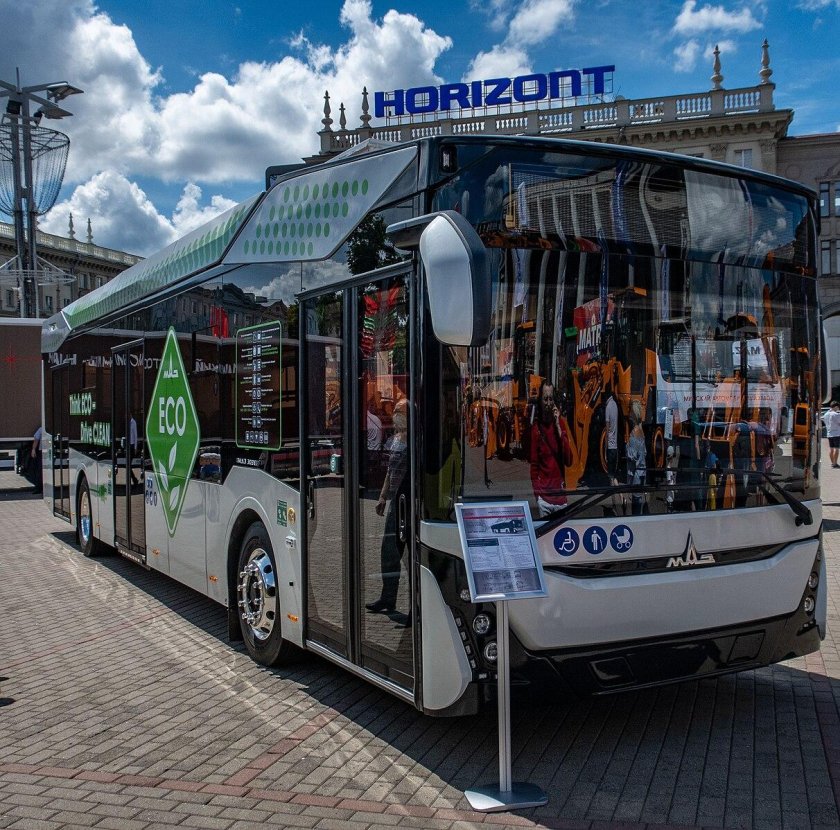 Электробус МАЗ 303