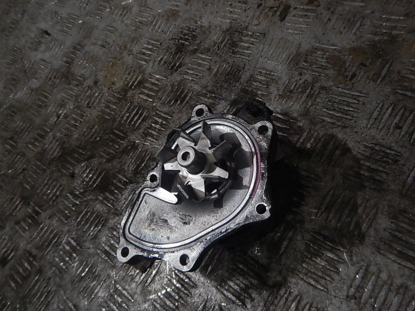 Вакуумный насос Тойота рав 4