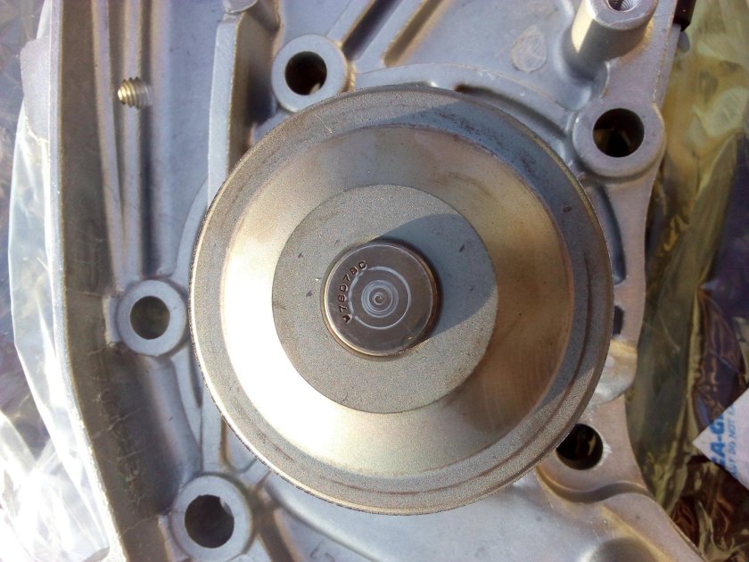 Помпа Тойота Эстима Люсида дизель 2,2