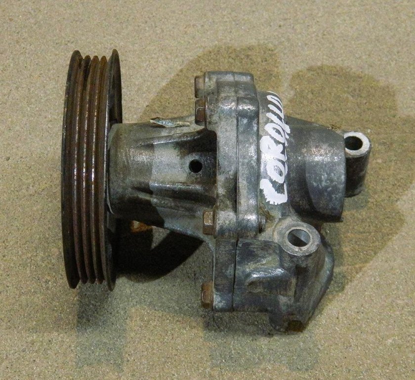 Помпа Тойота Королла 2.2 д4