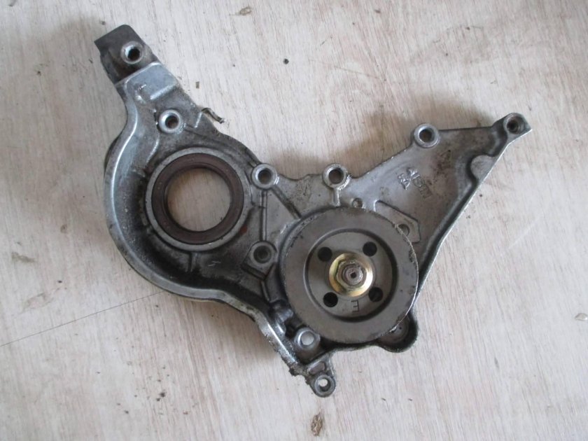 Масляный насос Тойота цинус