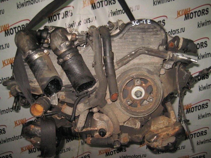Двигатель Тойота Эстима дизель 2.2