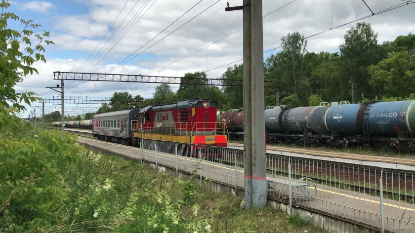 Поезд локомотив