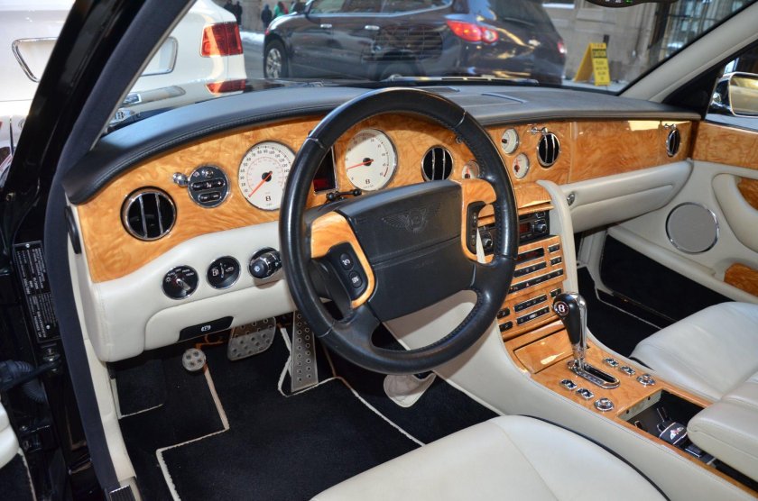 Bentley Arnage салон