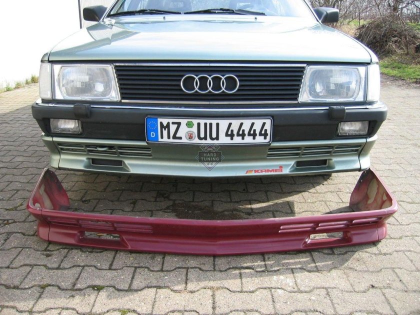 Передний бампер Ауди 100 с3