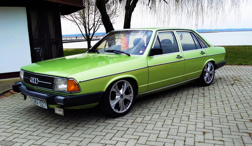 Ауди 100 с3 зеленая