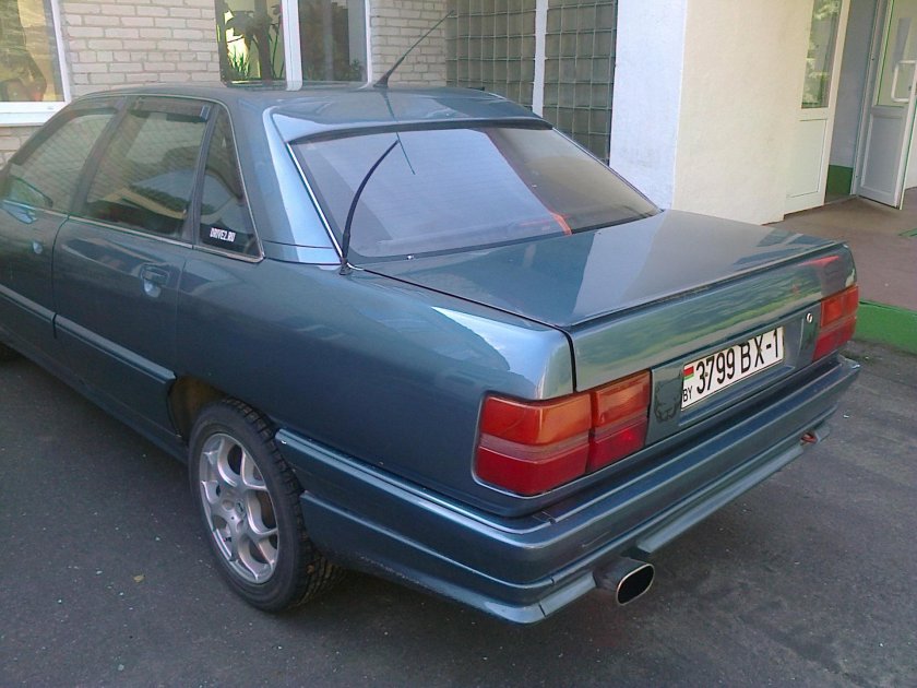 Спойлер Audi 100 c3