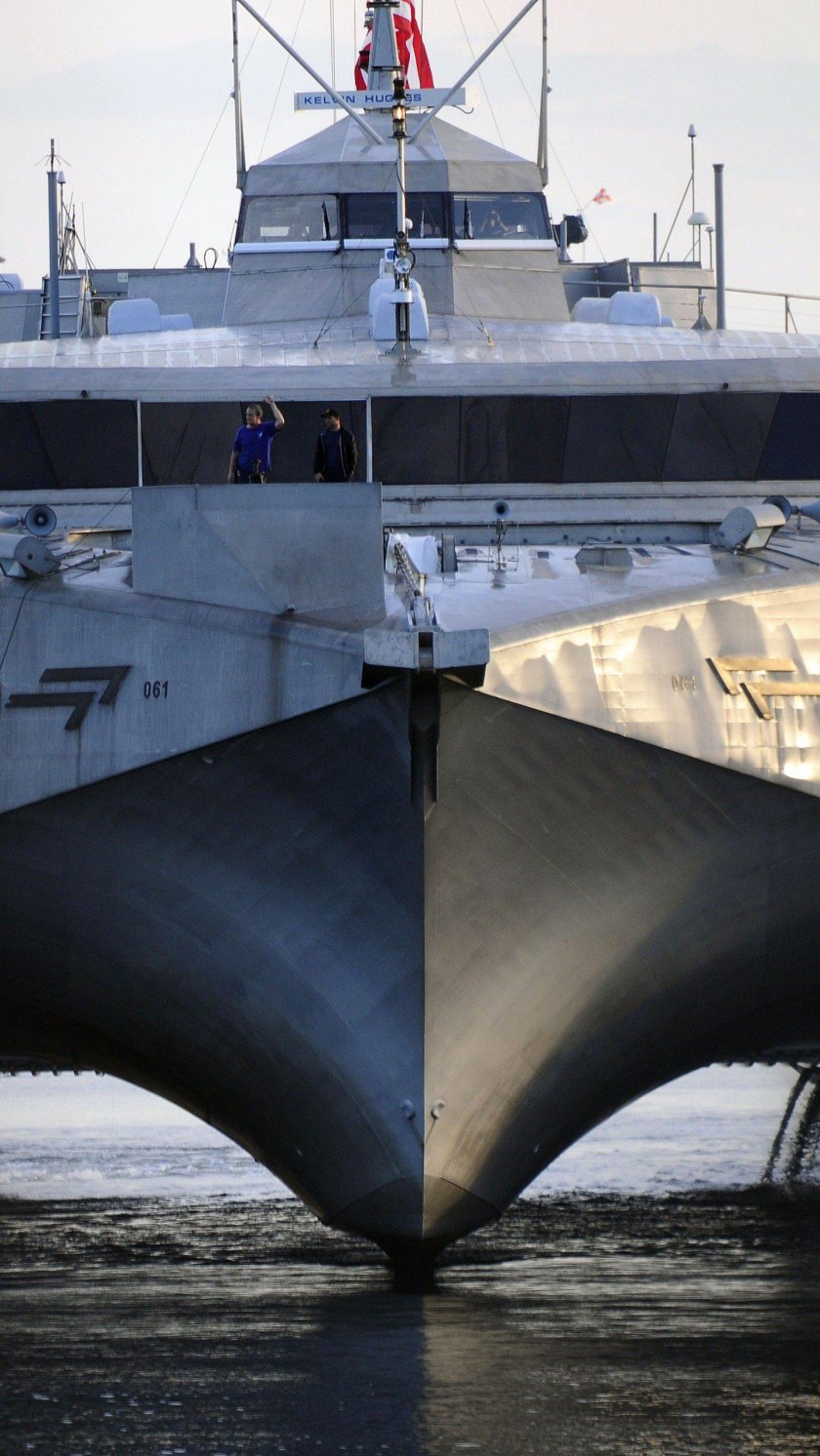 Авианесущий катамаран