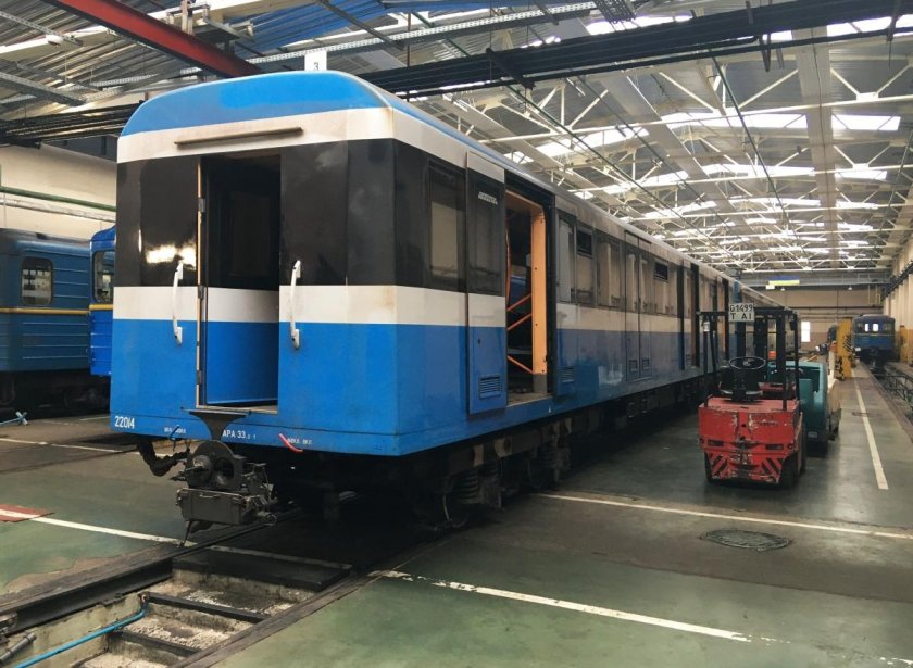 Вагон метро