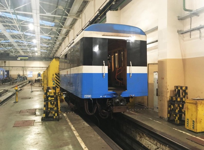 81-556 нева вагон