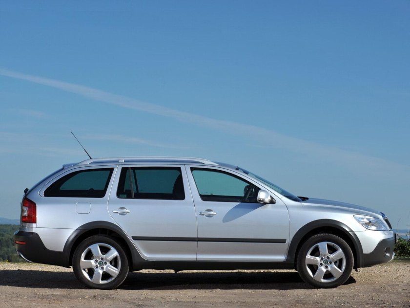 Шкода Октавия Скаут 2009