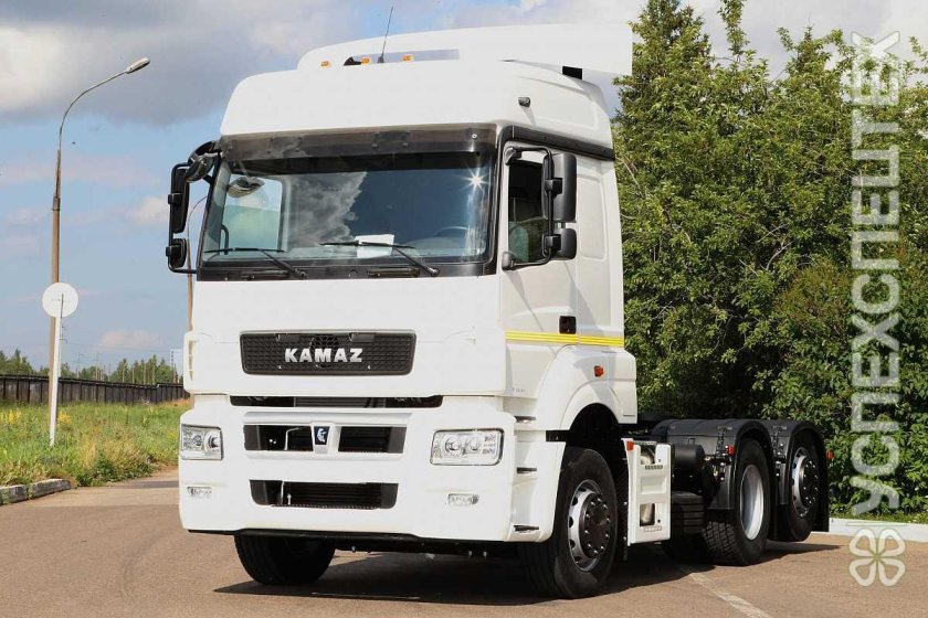 Тягач КАМАЗ-65209