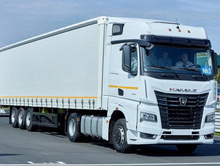 Фура КАМАЗ 54901