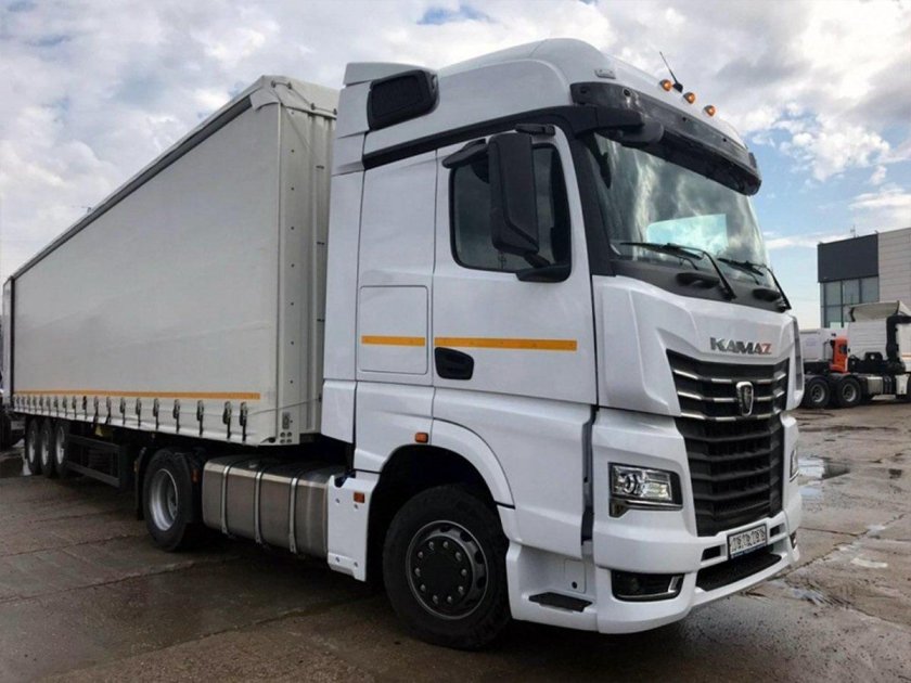 Тягач КАМАЗ-54901