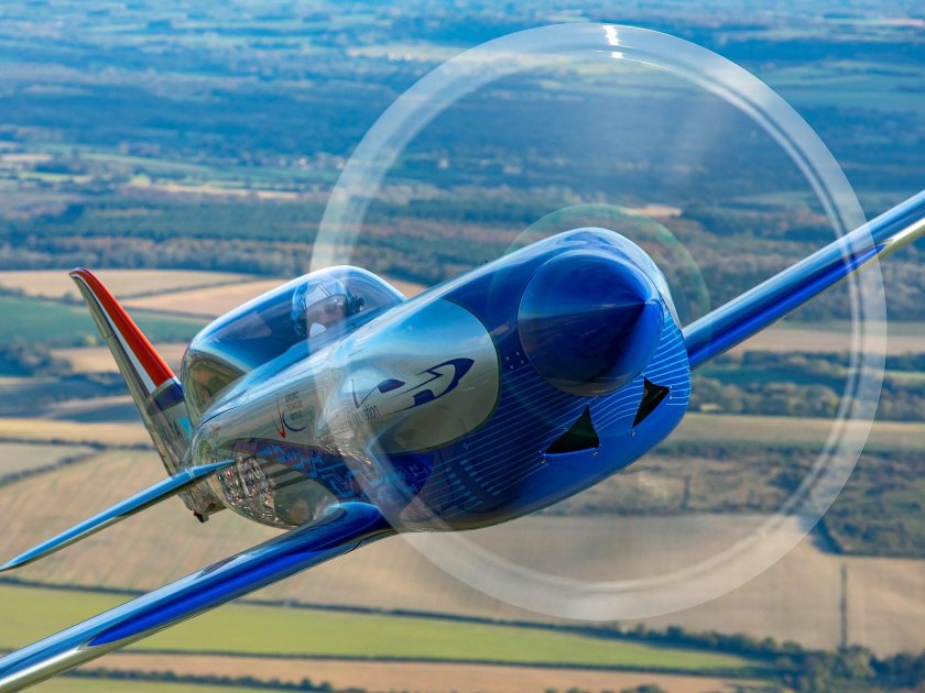 Самолет Rolls-Royce