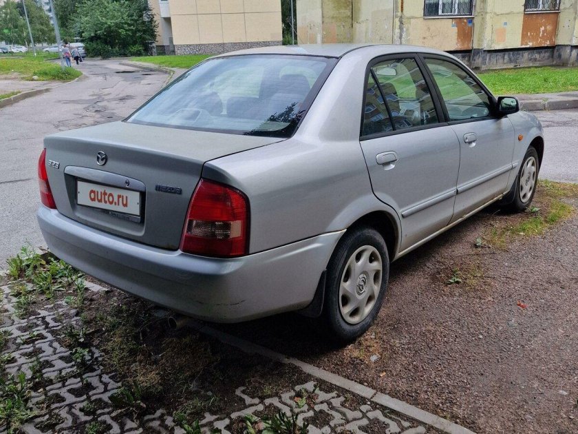 Mazda 323 vi