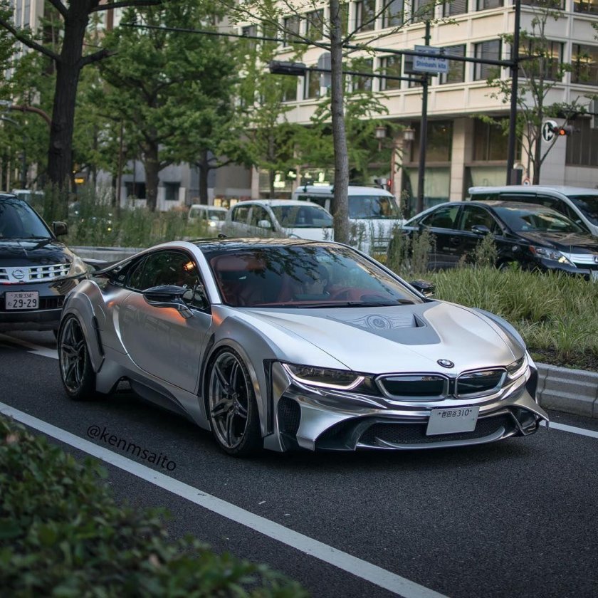 BMW i8