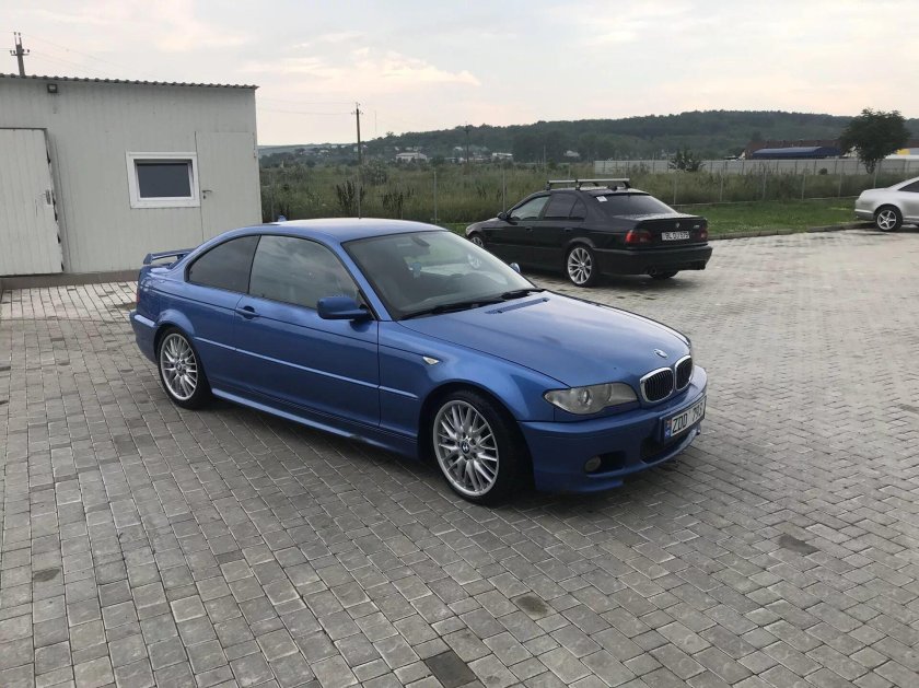 БМВ 3 купе 2003 года