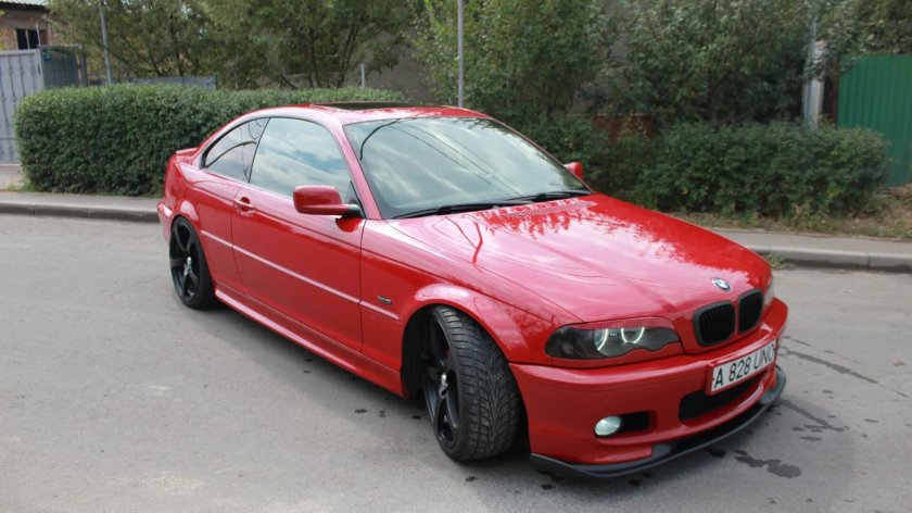 БМВ 3 е46 красная