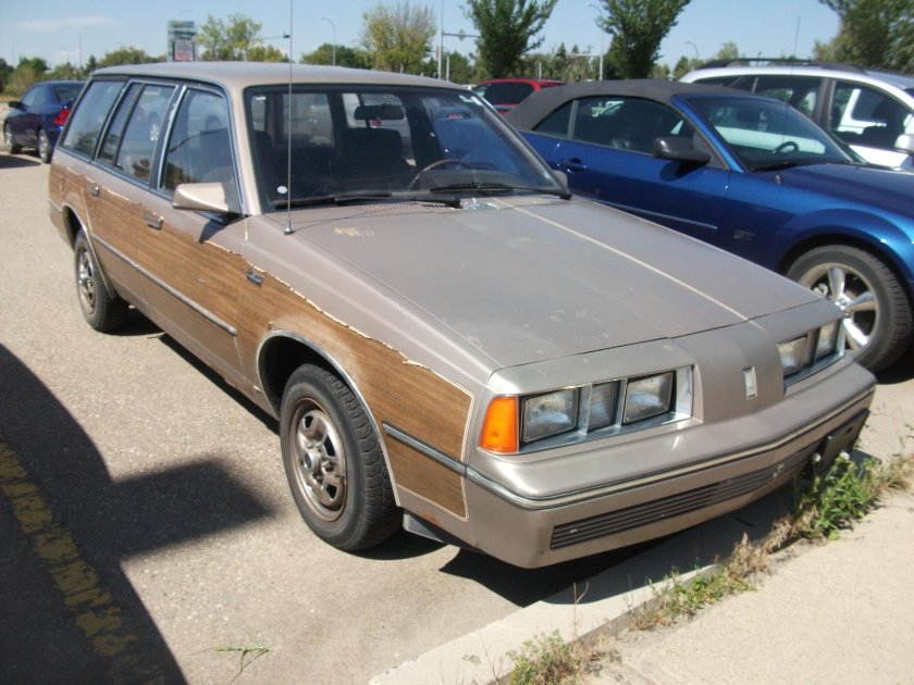Oldsmobile Firenza 1988