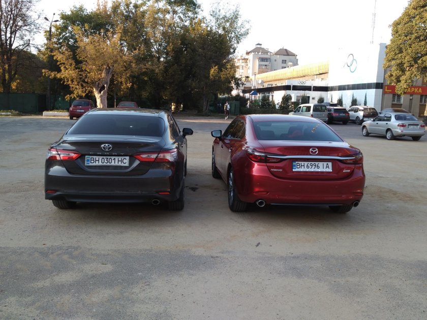 Toyota Camry vs Mazda 6