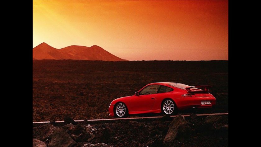 Порше 911 в горах