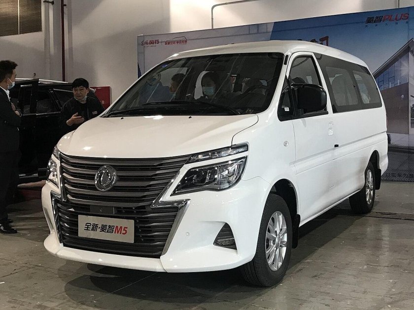 Минивэн Dongfeng Lingzhi