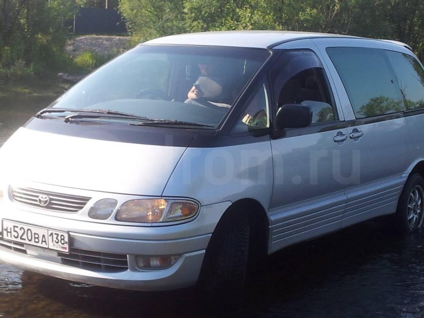 Тойота Эстима Люсида 1999
