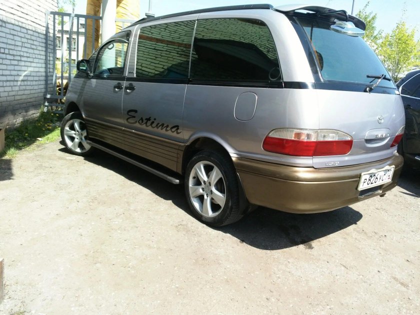 Тойота Estima Emina
