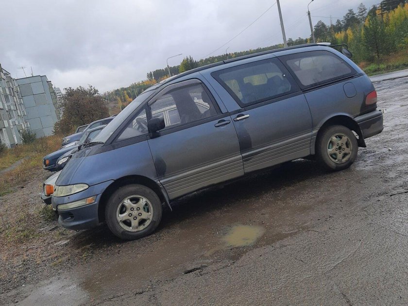 Тойота Эмина Эстима домкрат