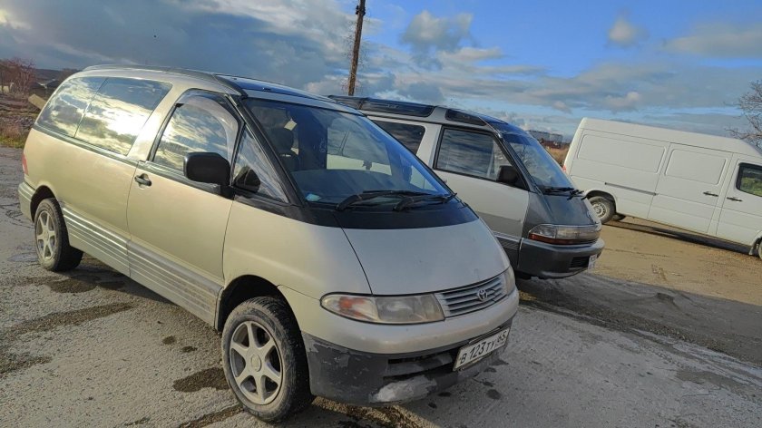 Тойота Эстима 1 поколение