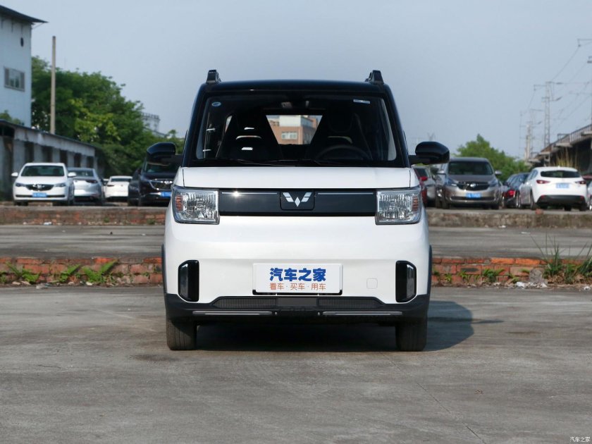 Тойота ББ 2000