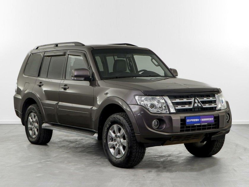 Mitsubishi pajero 2012