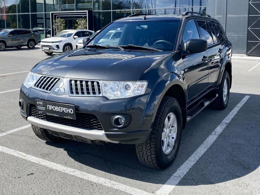 Mitsubishi pajero sport 2