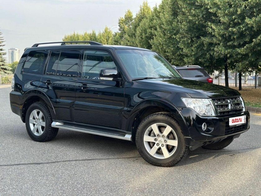 Mitsubishi pajero 2011